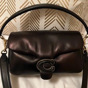 Coach pillow tabby 26